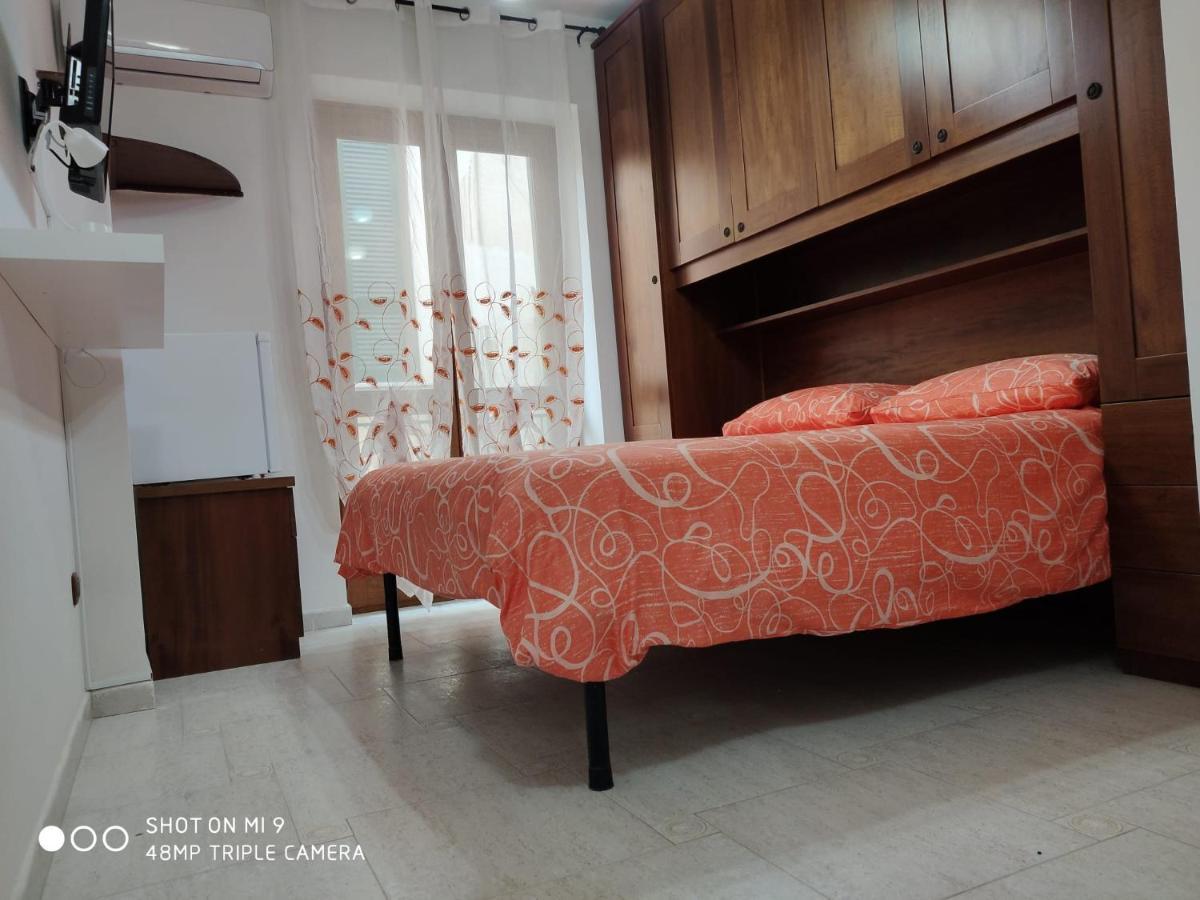 La Dimora Di Bronzo Hotell Neapel Exteriör bild
