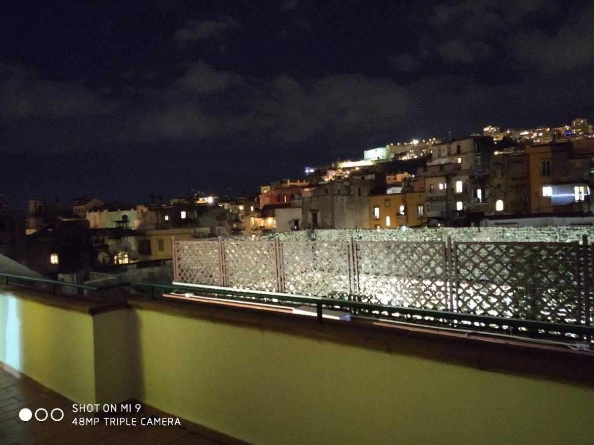 La Dimora Di Bronzo Hotell Neapel Exteriör bild