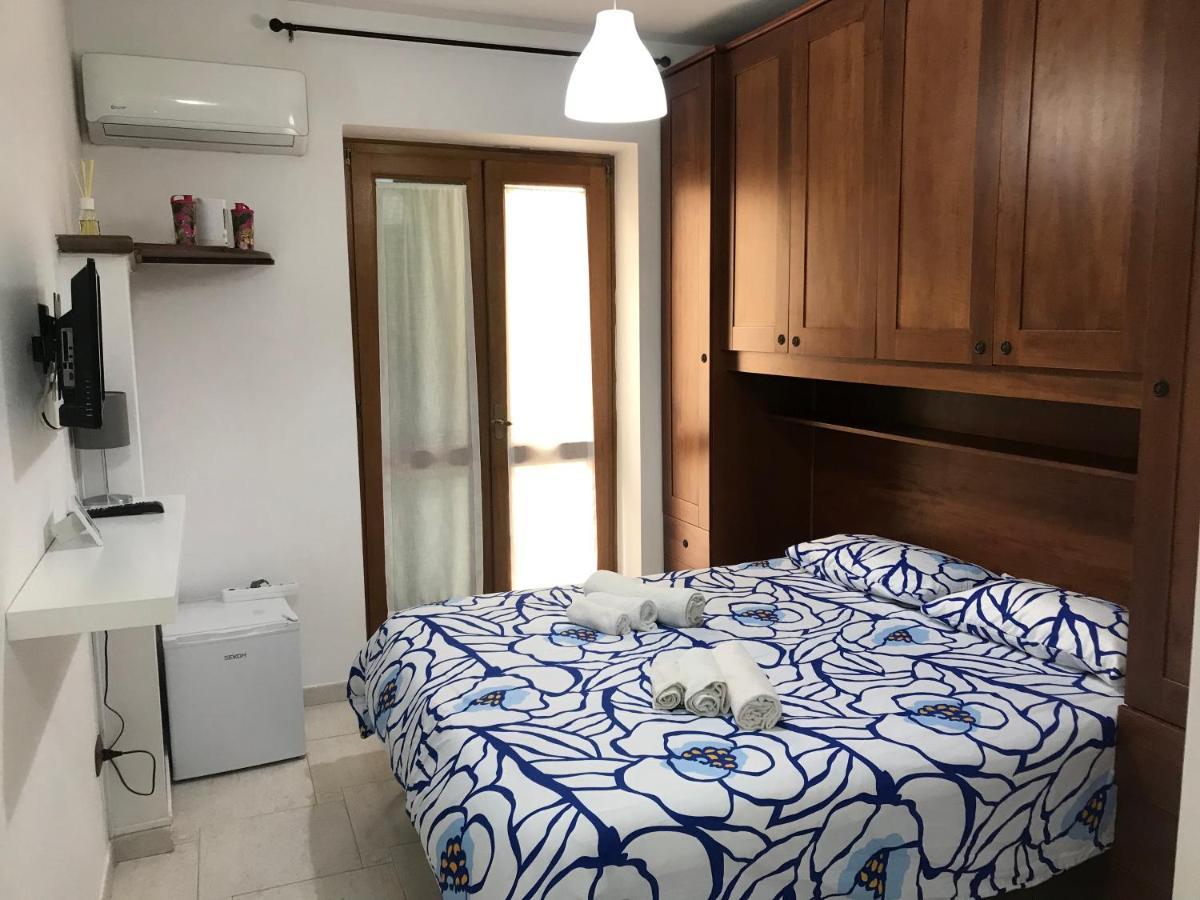 La Dimora Di Bronzo Hotell Neapel Exteriör bild